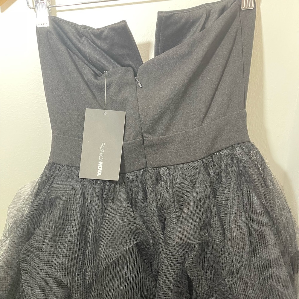 Strapless V Shape Ruffle Dress - Picture 3 of 5